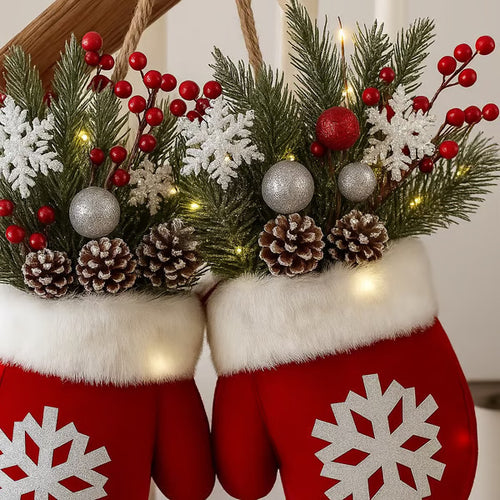 Lighted Christmas Mitten Wreath - detail view 4
