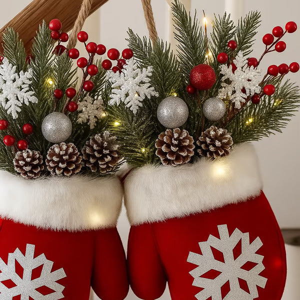 Lighted Christmas Mitten Wreath - detail view 4